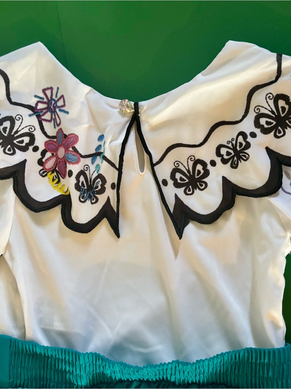 Disney size 5/6 Embroidered Mirabel Dress - Picture 3 of 5